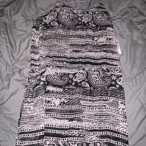 Printed black and white dress